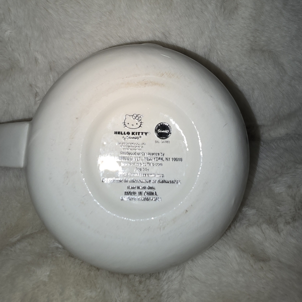 Hello Kitty Mug - Picture 2 of 4